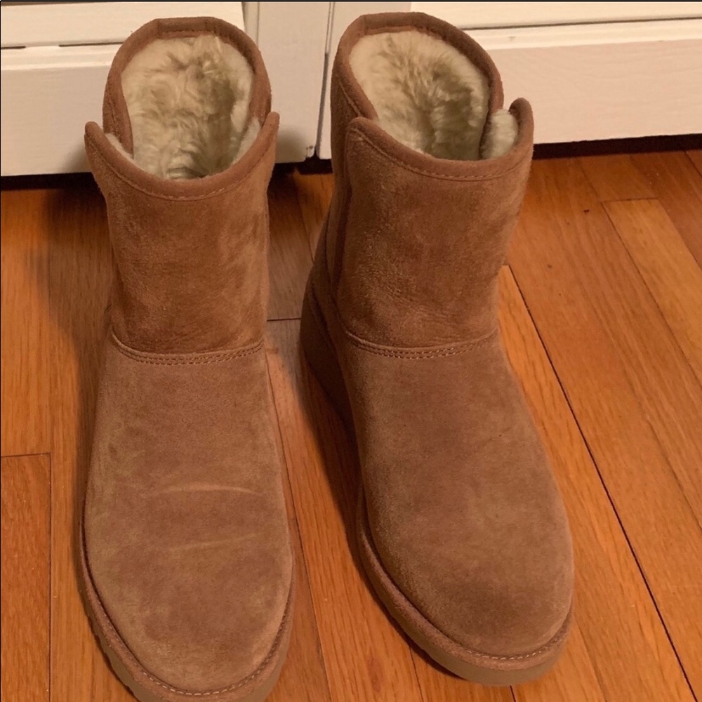 UGG Kristin Boots size 6